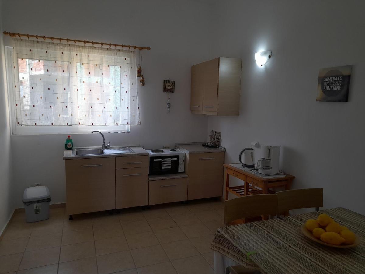 Garden View Appartment Kalavárda المظهر الخارجي الصورة
